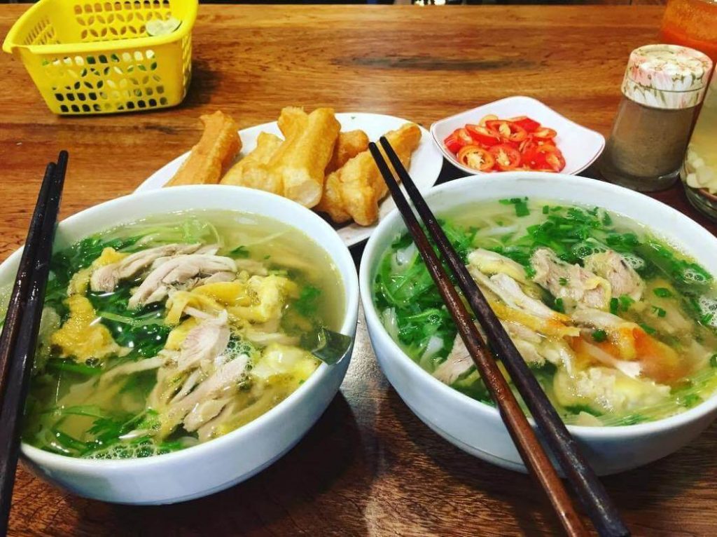Dishes Hanoi – Cham chicken noodle(1) (1)